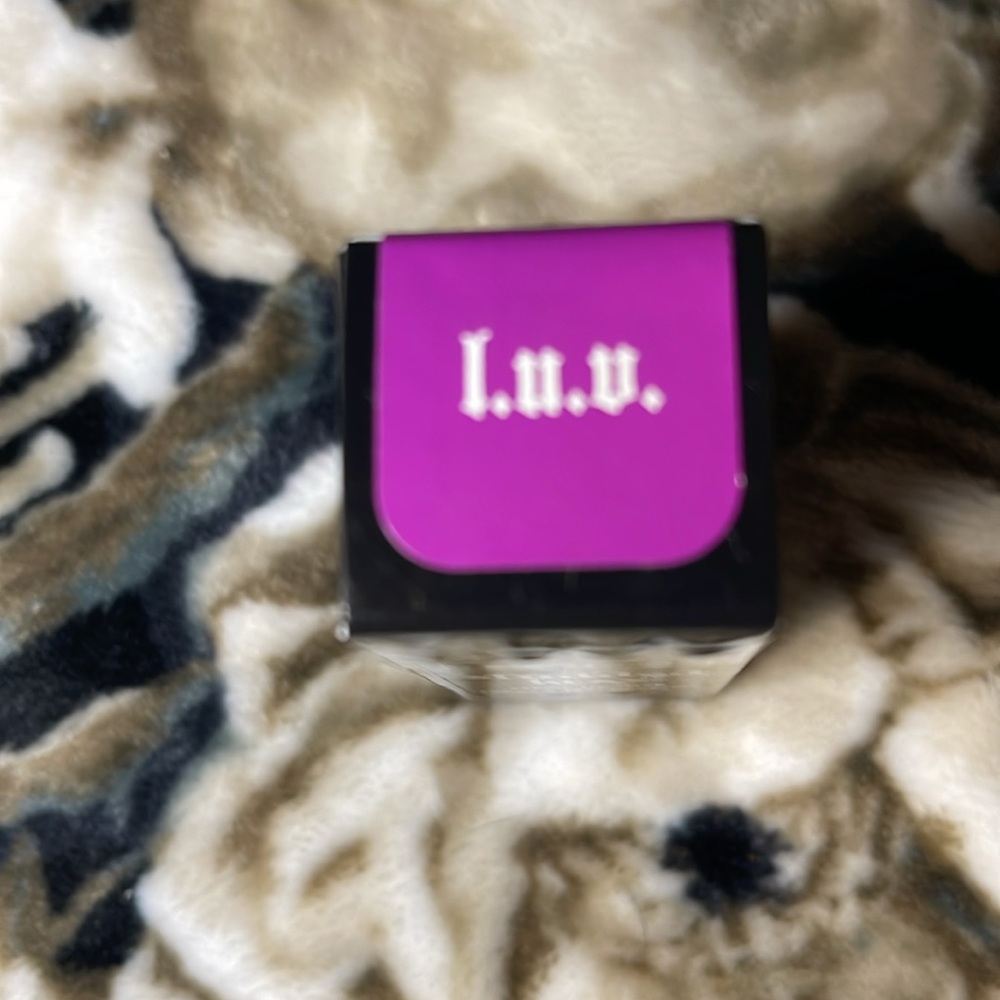 Kat Von D L.U.V. Studded Kiss Creme Lipstick - Picture 5 of 7